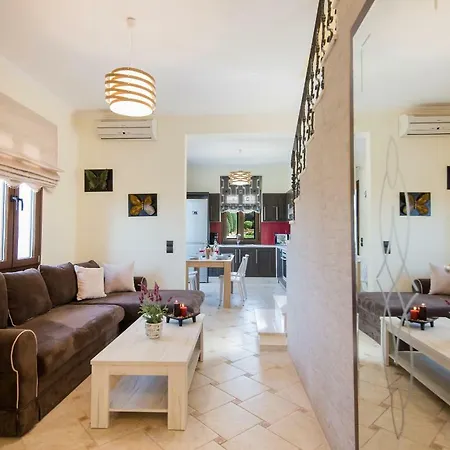 Elmyra Villa, Heated Pool & Walking To Beach, By Thinkvilla * Gerani (Rethymno)