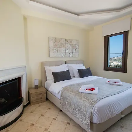 Villa Elmyra Villa, Heated Pool & Walking To Beach, By Thinkvilla